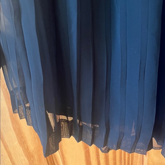 Talbots Black Pleated Skirt Size 10P - Picture 3 of 5